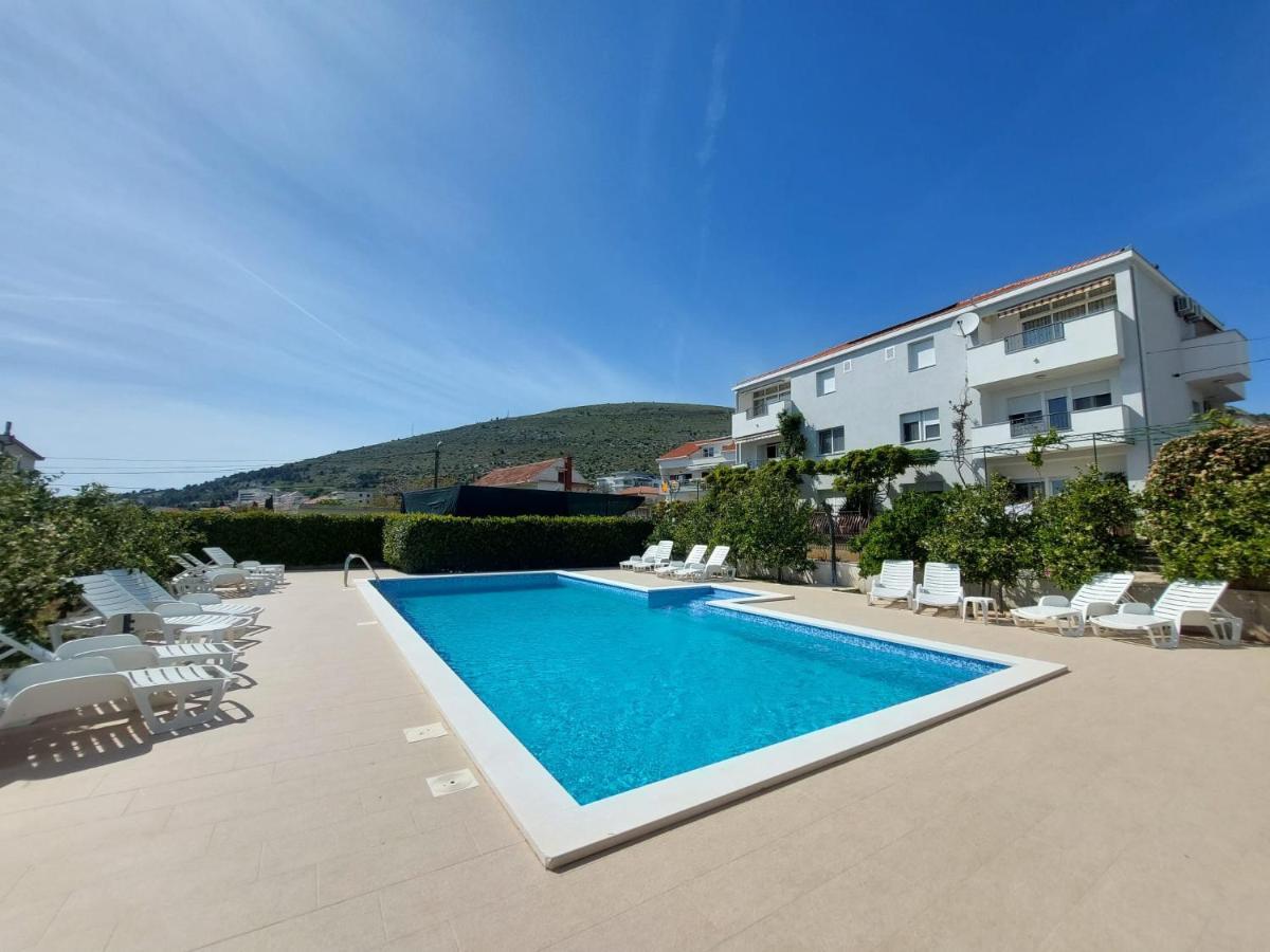 Apartments Zulim Trogir Eksteriør billede