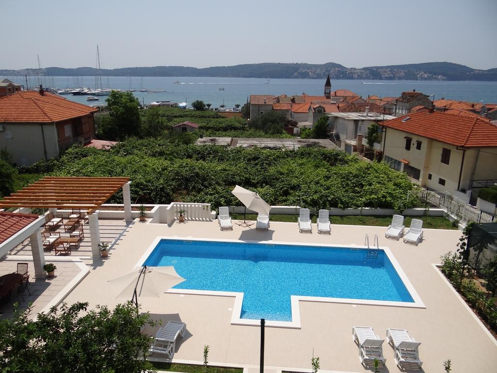 Apartments Zulim Trogir Eksteriør billede