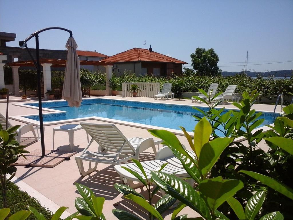 Apartments Zulim Trogir Eksteriør billede